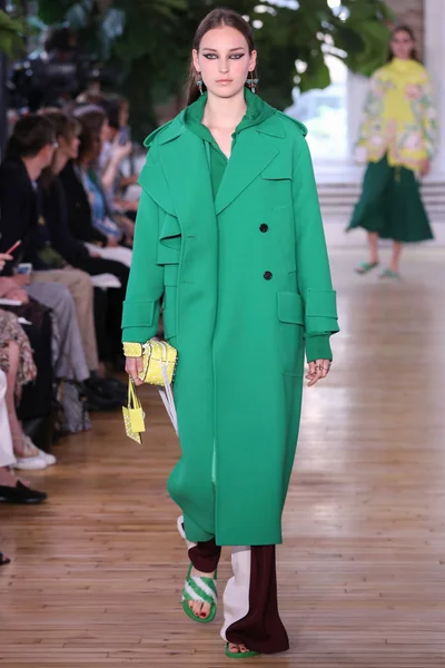 Look 48